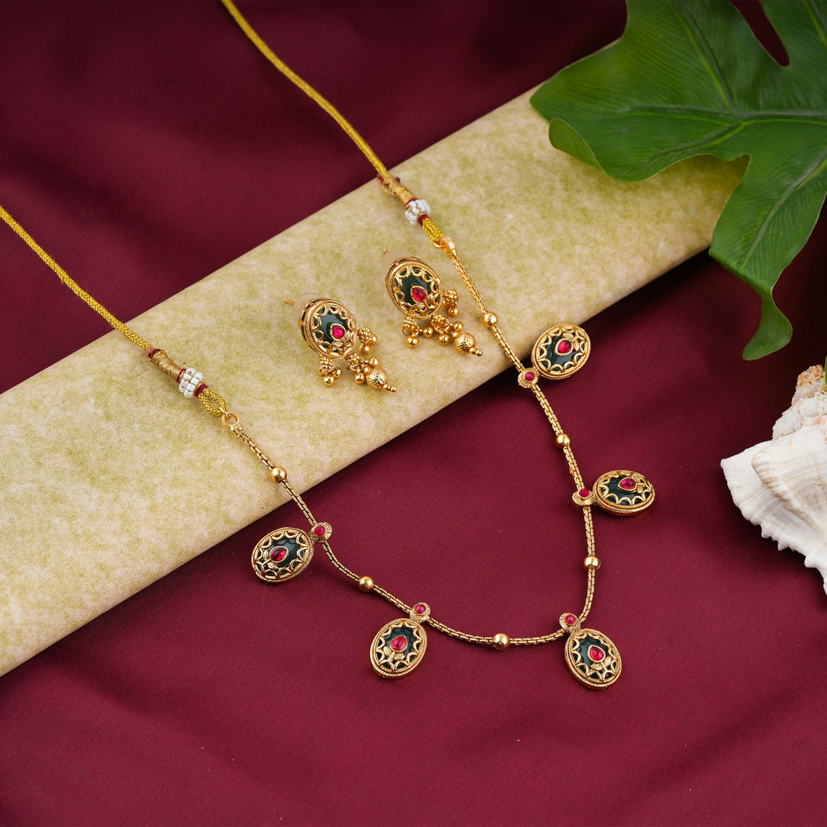 Traditional Pink Stone Oval Pendant Set