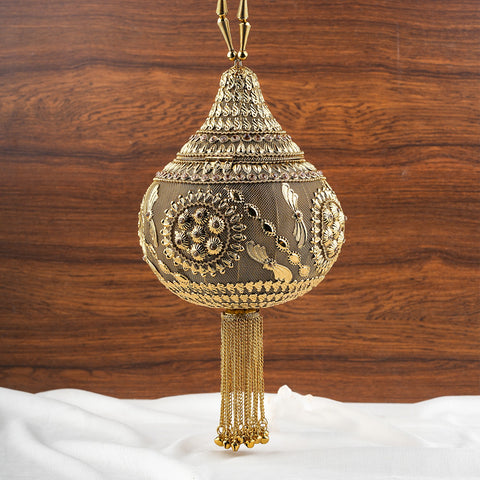 Royal Shankh Shape Golden Handheld Clutch