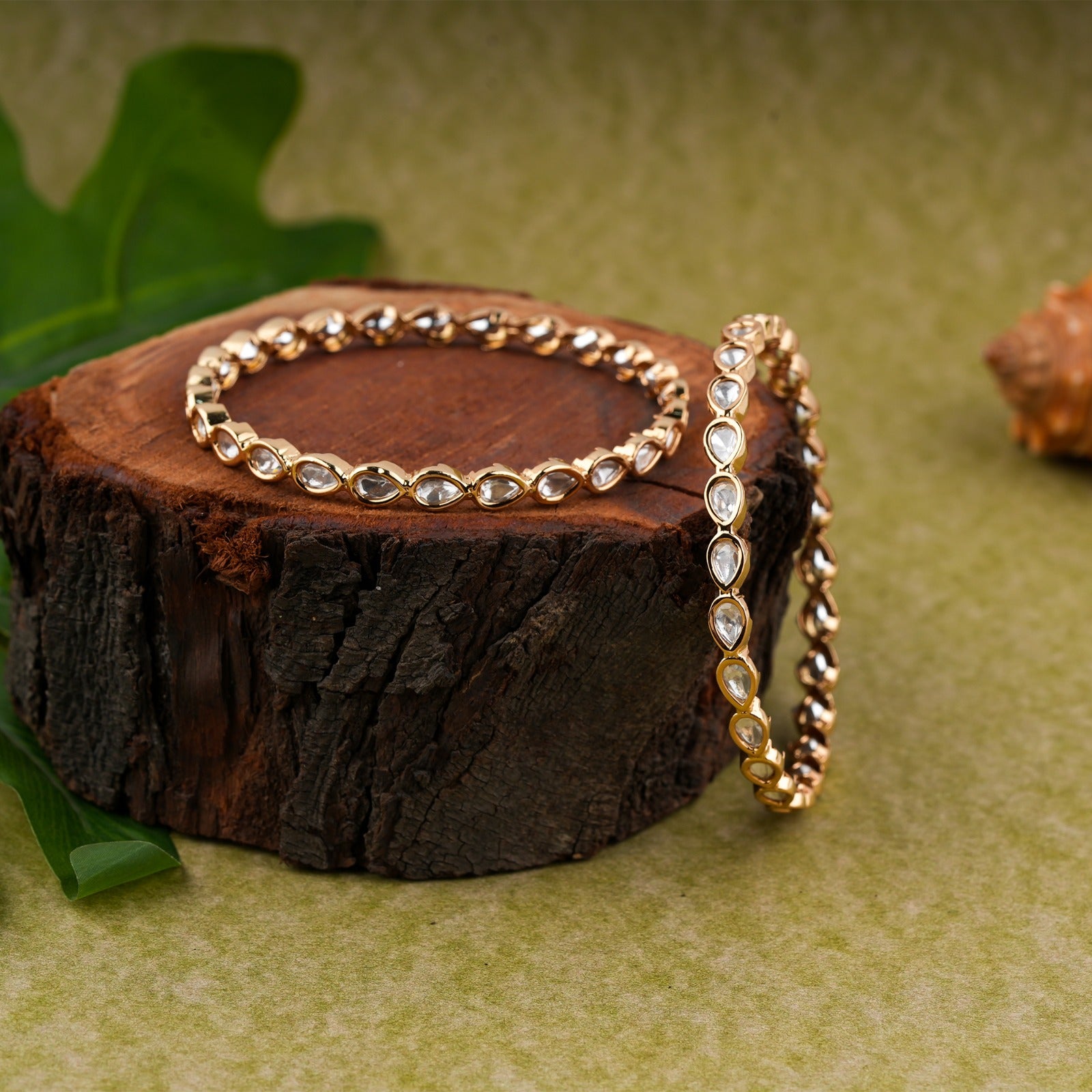 Royal Single Line Kundan Studded Bangles