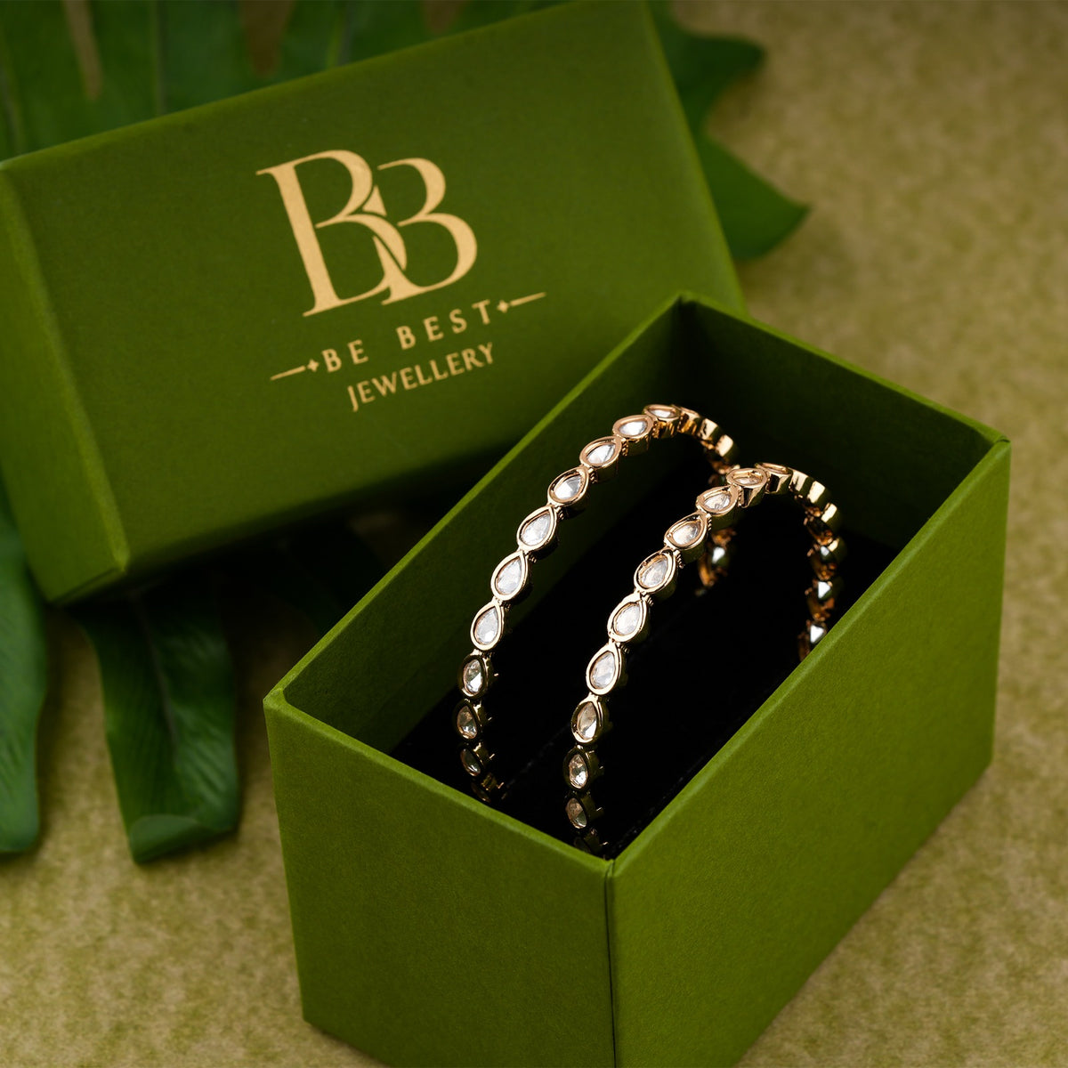 Royal Single Line Kundan Studded Bangles